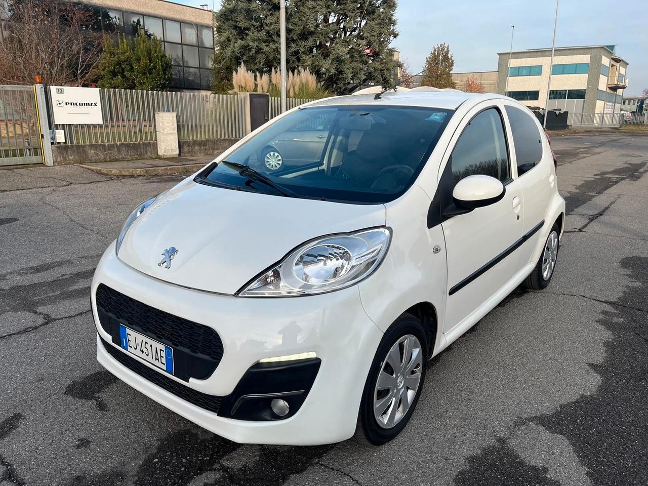 Peugeot 107 1.0 68CV 5p. Superga