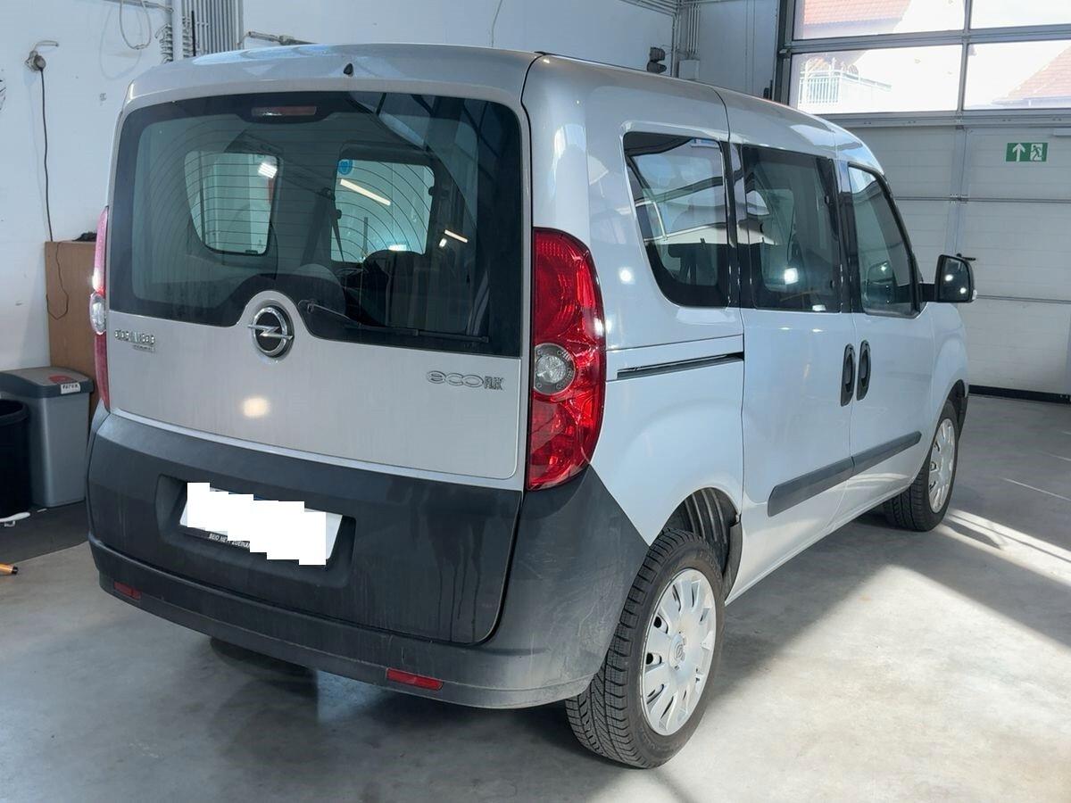 Opel Combo 1.4 95CV PC-TA Cosmo