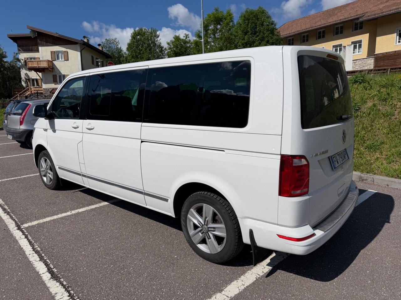 Minibus/ Caravelle 9 posti 4motiin