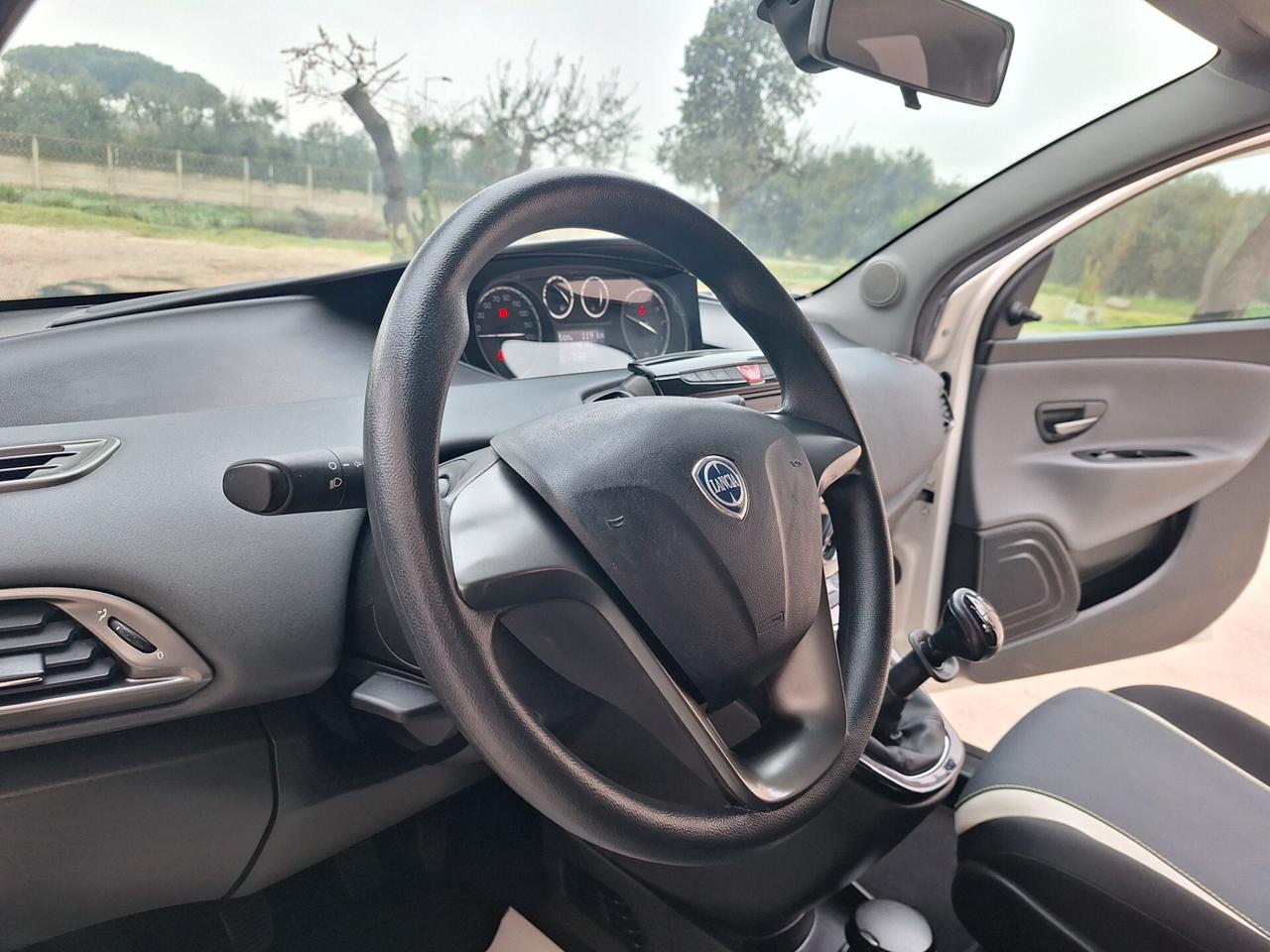 Lancia Ypsilon 1.2 5 porte Elefantino"PERFETTA"