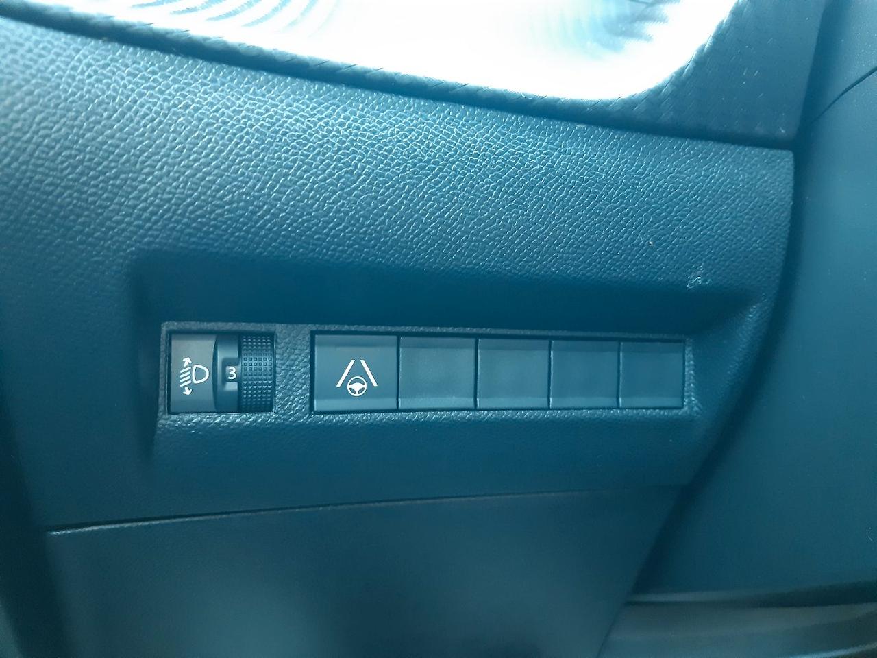 Peugeot 2008 2008 1.2 hybrid Active 136cv e-dcs6 gt