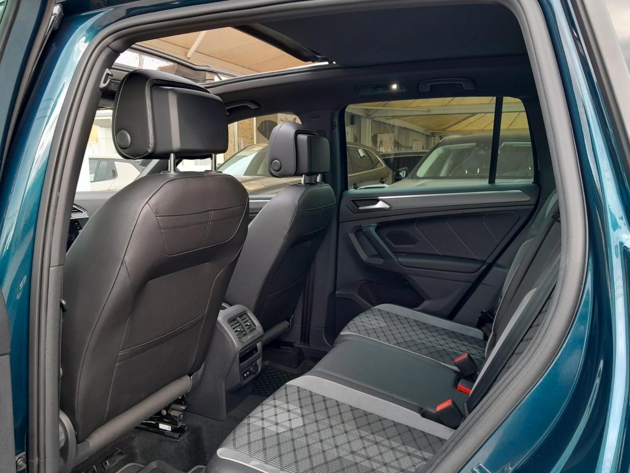 Volkswagen Tiguan 2.0 TDI 200 CV SCR DSG 4MOTION R-Line