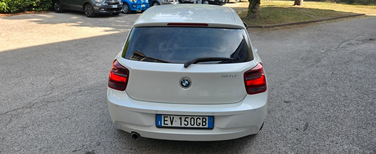 Bmw 118 118d 5p. Urban