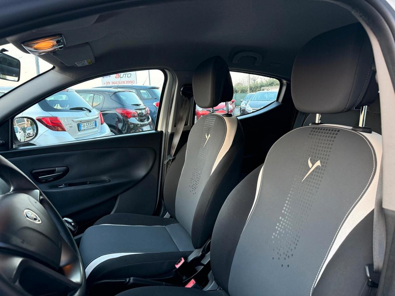 Lancia Ypsilon 1.2 Benzina Neopatentati