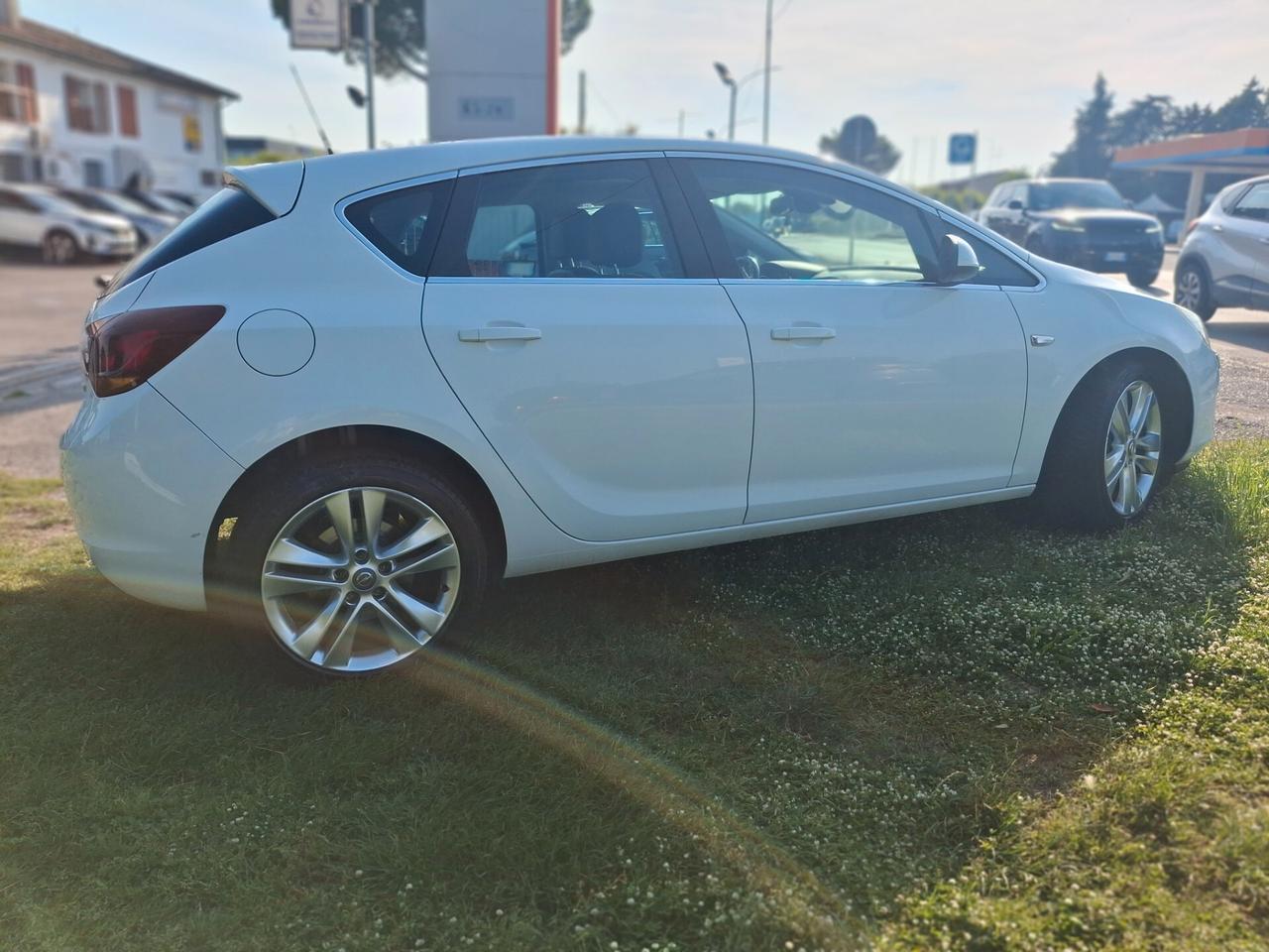 Opel Astra 1.7 CDTI 110CV 5 porte Cosmo, BERLINA
