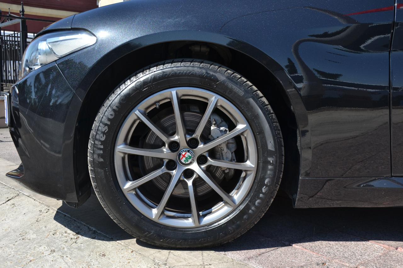 Alfa Romeo Giulia 2.0 TURBO 200CV AT8! Prezzo vero senza vincoli Unipro, fatturabile e italiana Garanzia 12 mesi inclusa!