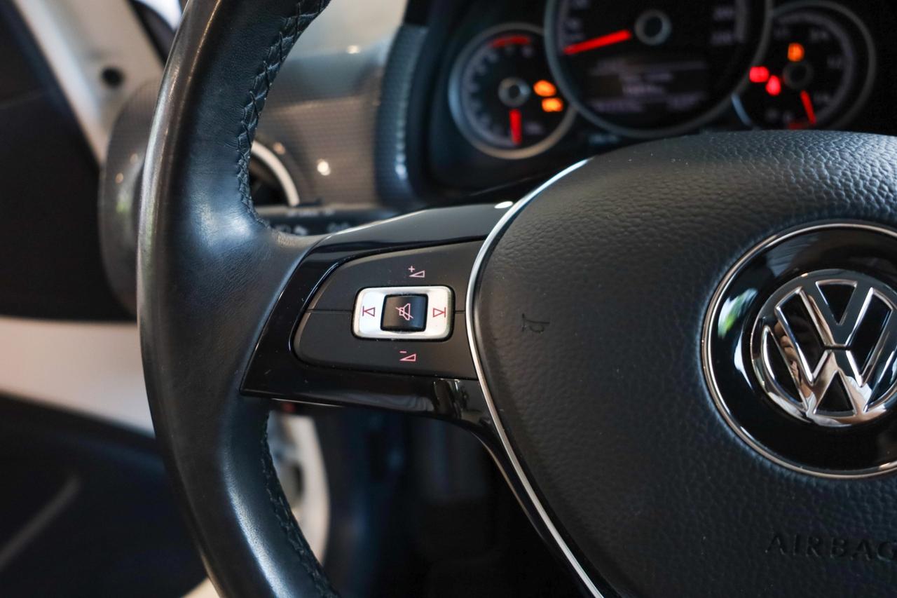 VOLKSWAGEN UP! 1.0 MOVE UP! km 15.000 NEOPATENTATI