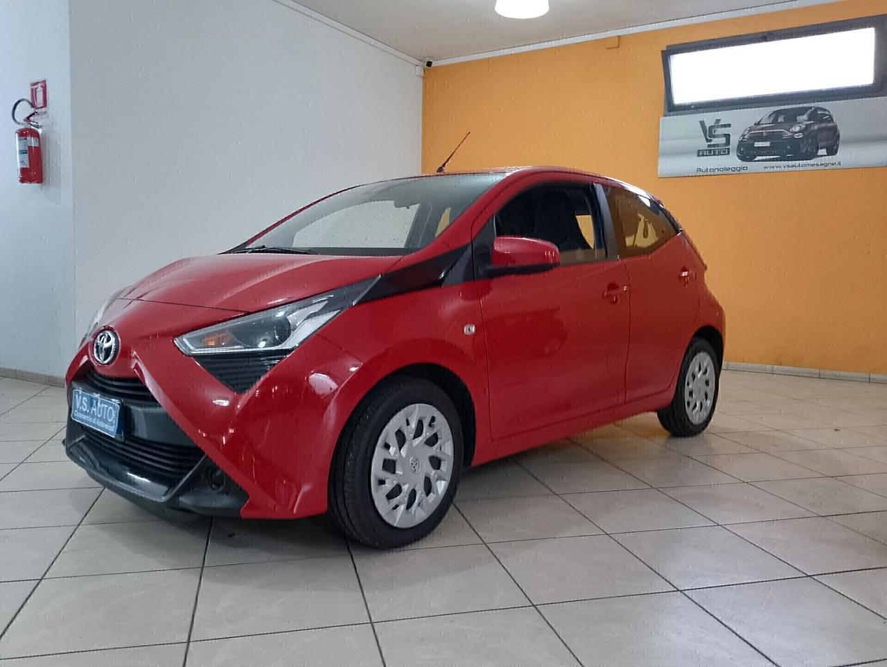 Toyota Aygo Connect 1.0 VVT-i 72 CV 5 porte x-clusiv