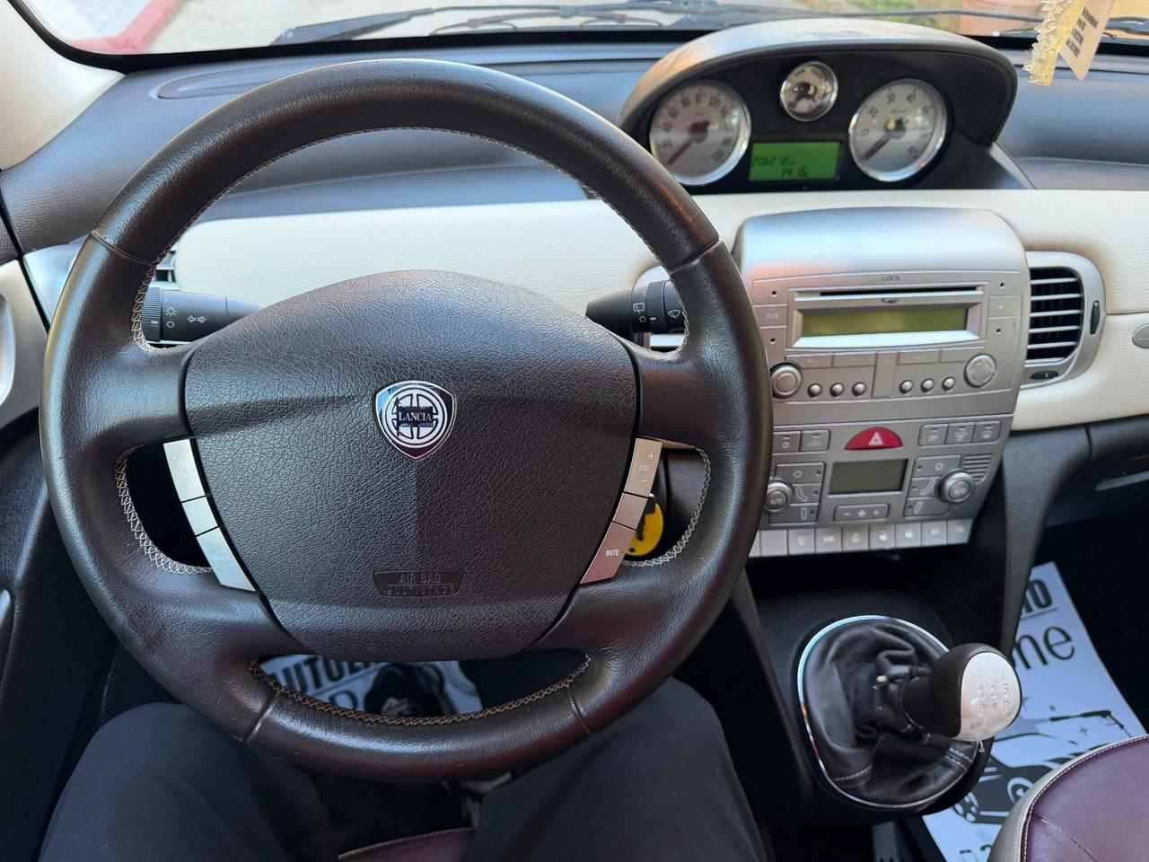 Lancia Ypsilon 1.3 MJT 90 CV Blue&Me