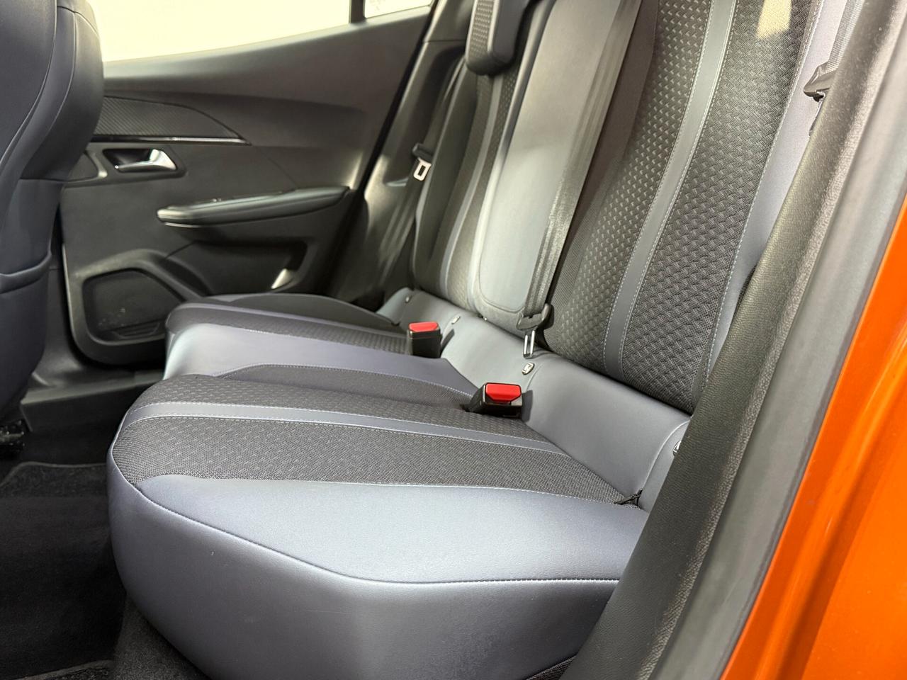 Peugeot 2008 BlueHDi 130 S&S EAT8 Allure Navi Pack