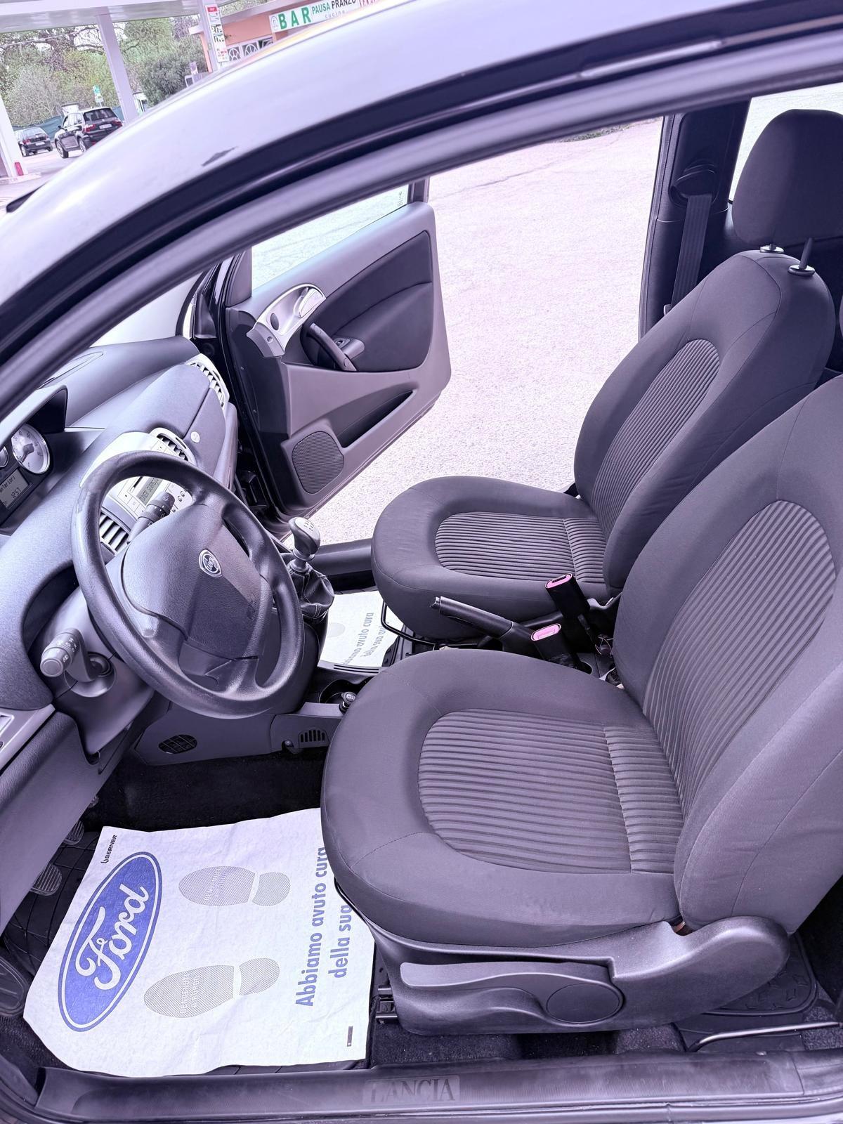 Lancia Ypsilon 1.2 69 CV Ok neopatentati