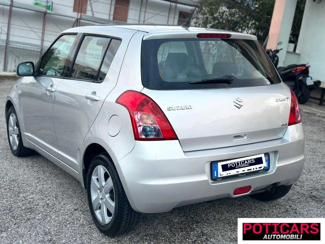 Suzuki Swift 1.3 4x4 5p. GL