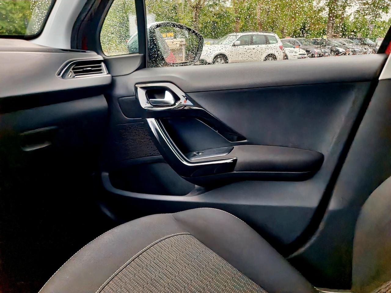 Peugeot 208 PureTech 68 5 porte Active 2017-E6B Manuale NEO