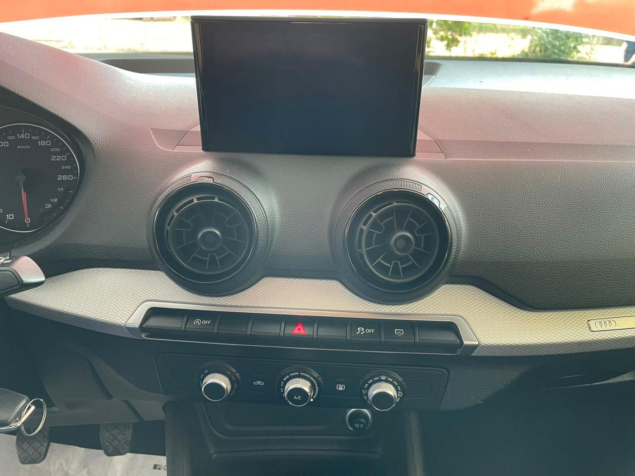 Audi Q2 1.6 TDI 116cv Business