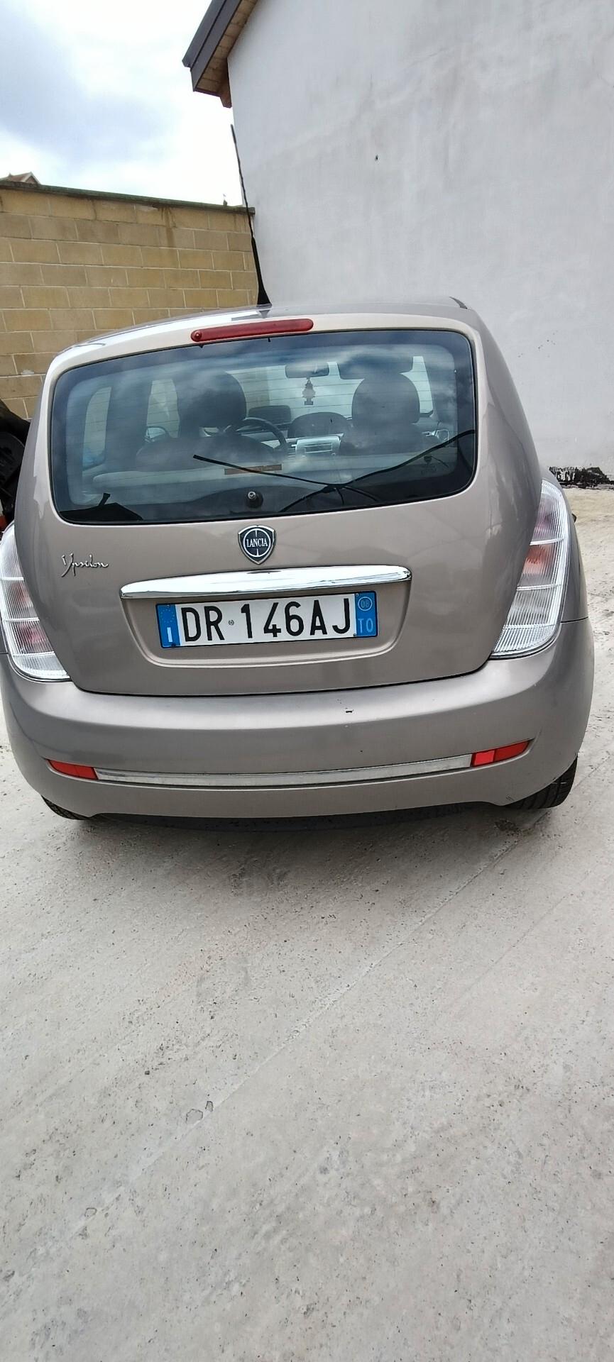 Lancia Ypsilon 1.4 16V Platino
