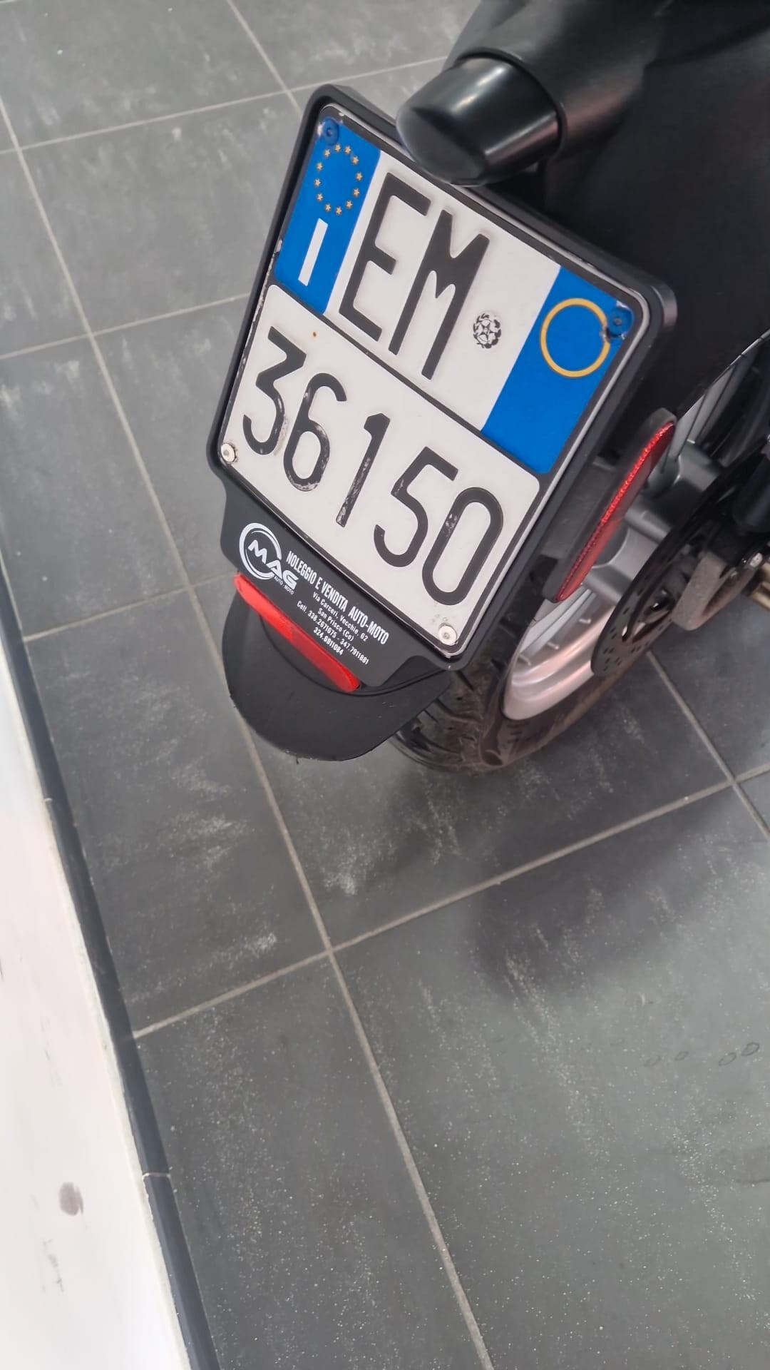 Piaggio Beverly 300 BASE