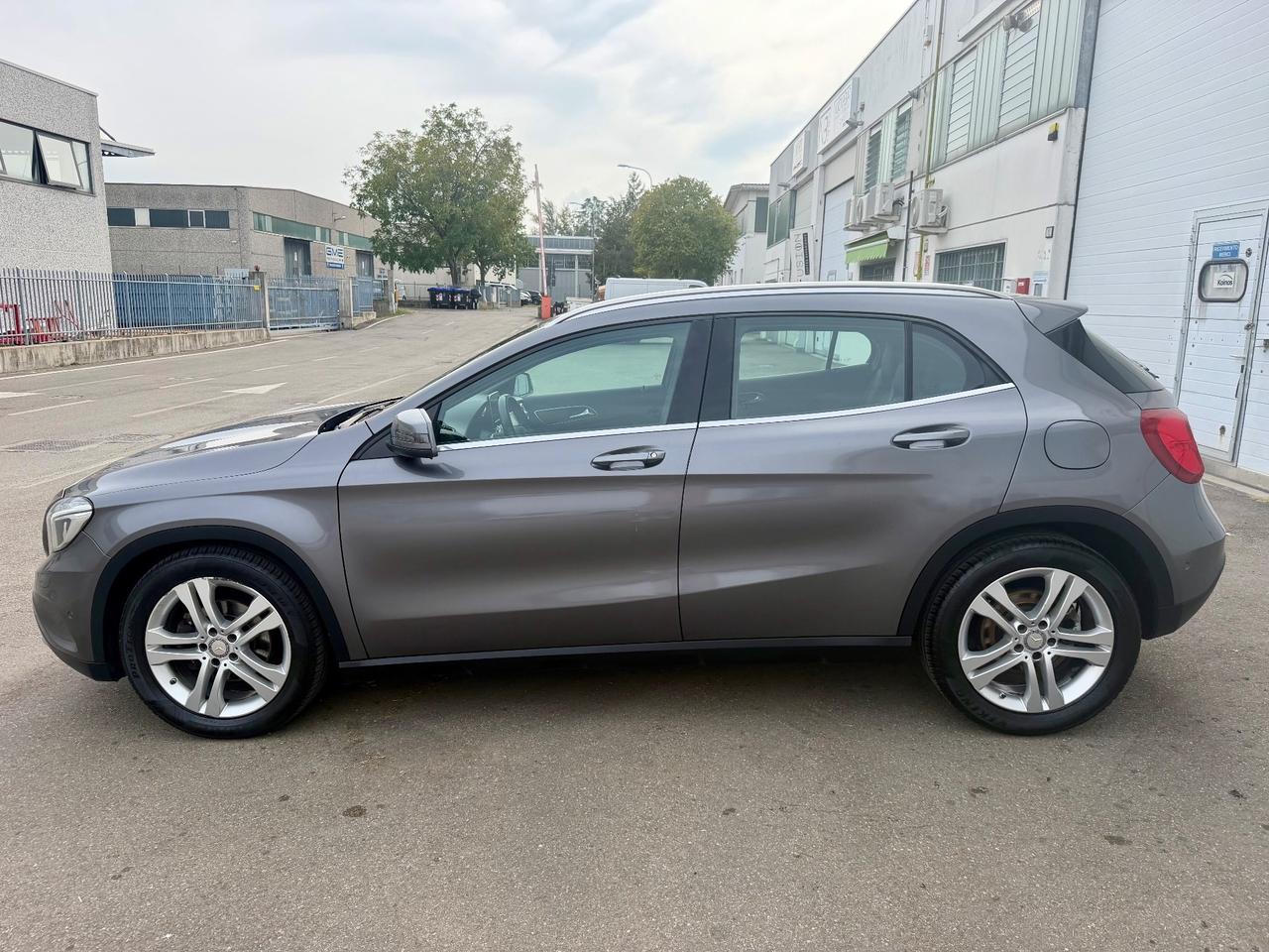 Mercedes GLA180d 197.000km 2016 euro6 neopatentati