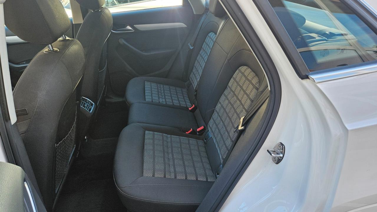 Audi Q3 2.0 tdi Sport quattro 150cv TETTO-NAVY-LED