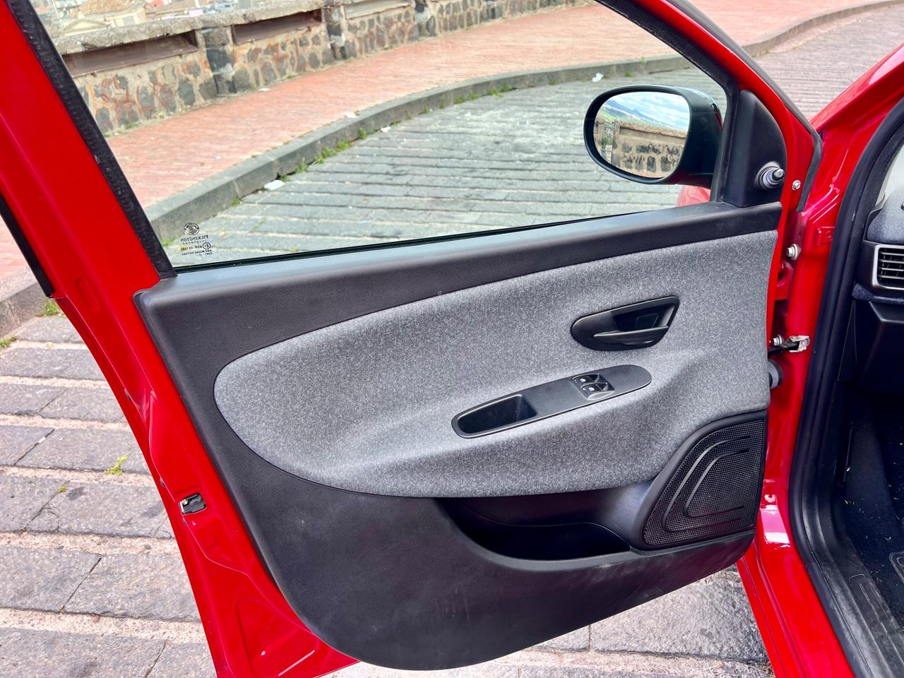 Lancia Ypsilon 1.0 FireFly 5 porte S&S Hybrid Silver Plus