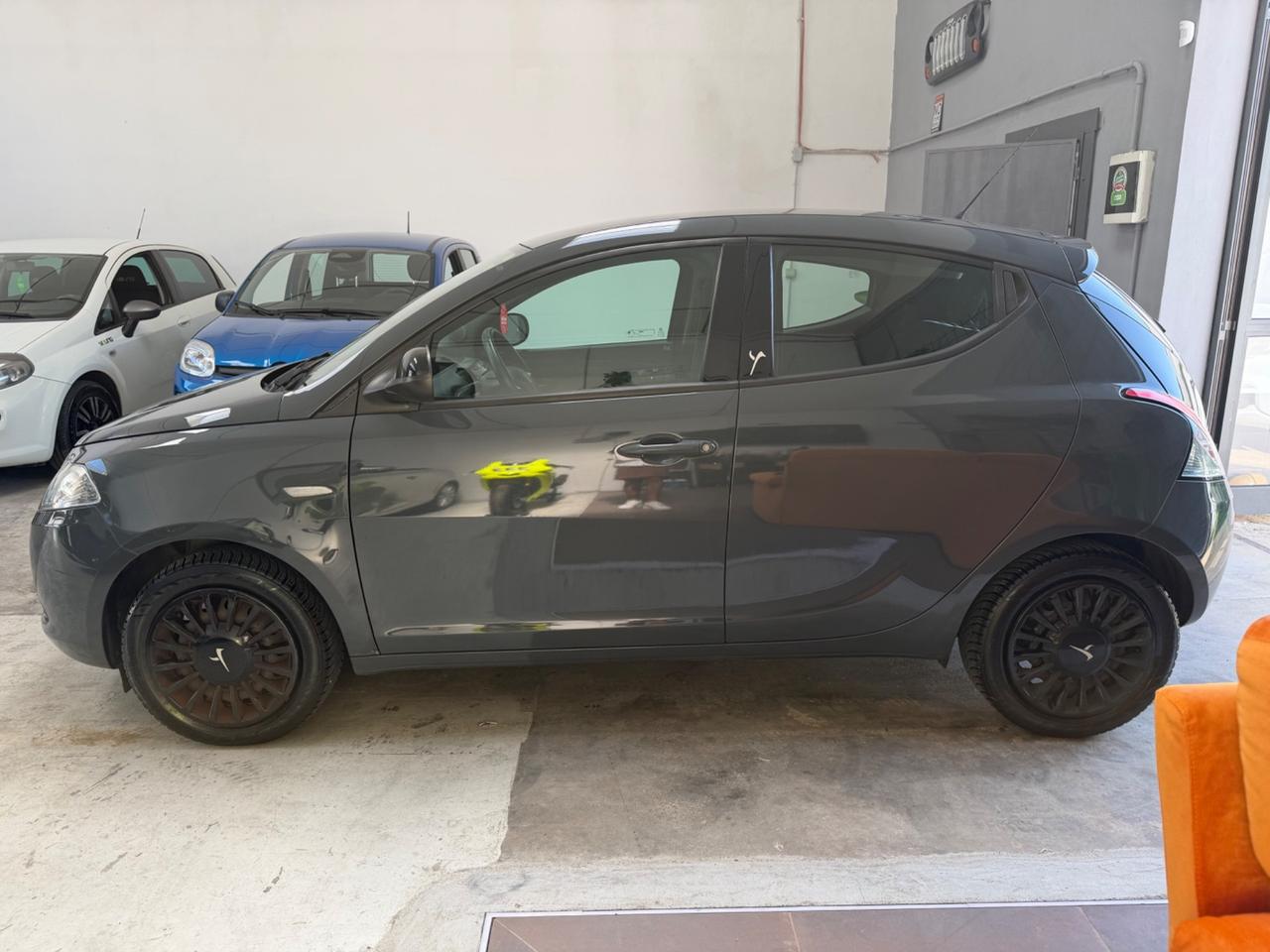 Lancia Ypsilon 1.2 69 CV 5 porte Gold