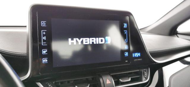 TOYOTA C-HR 1.8 Hybrid E-CVT Business