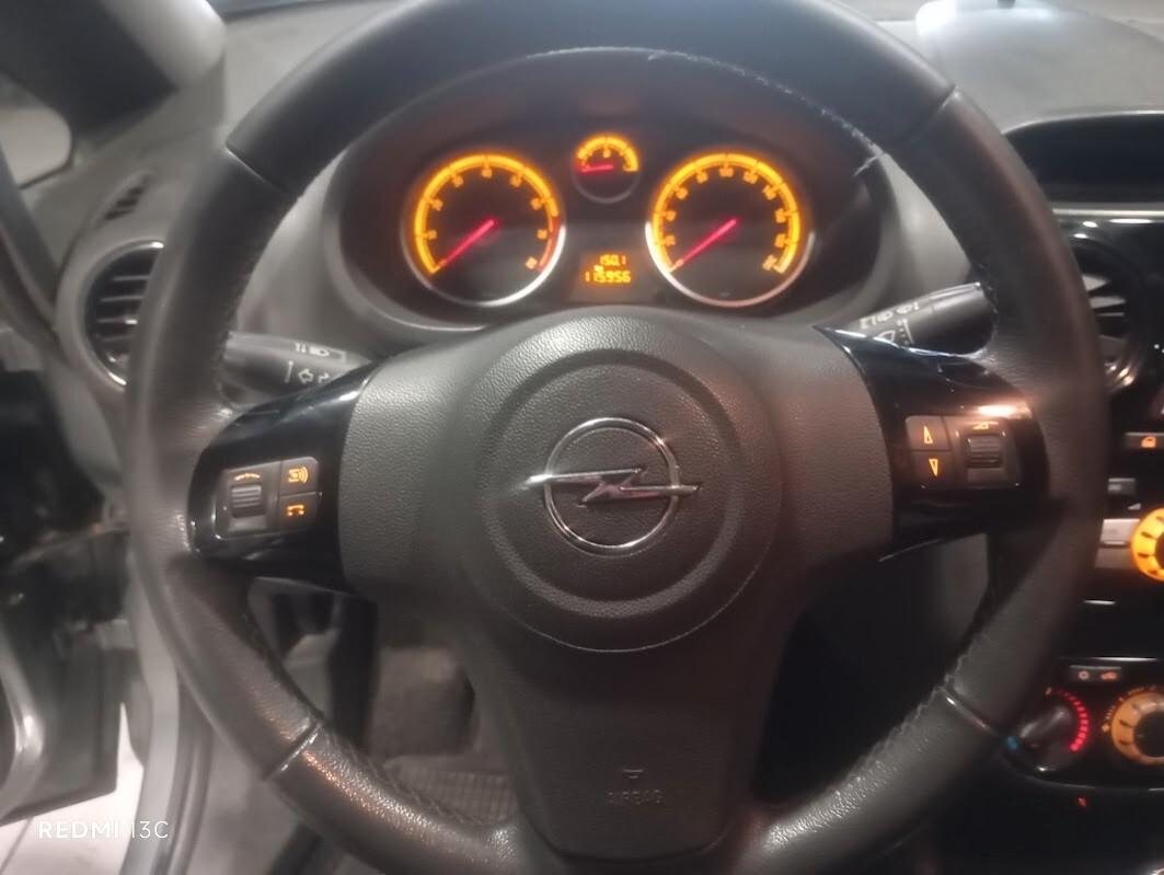 Opel Corsa del 2010 1200 benzina 110.000 km
