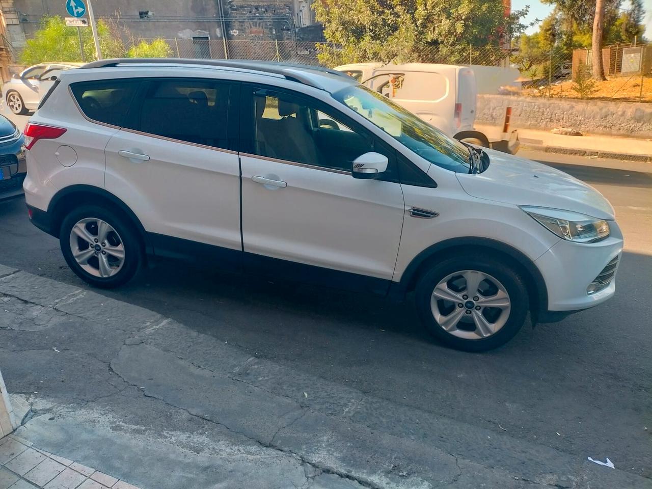Ford Kuga 2.0 TDCI 120 CV S&S 2WD Titanium