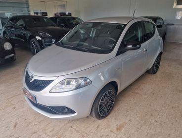 Lancia Ypsilon 1.0 Hybrid Ecochic Gold