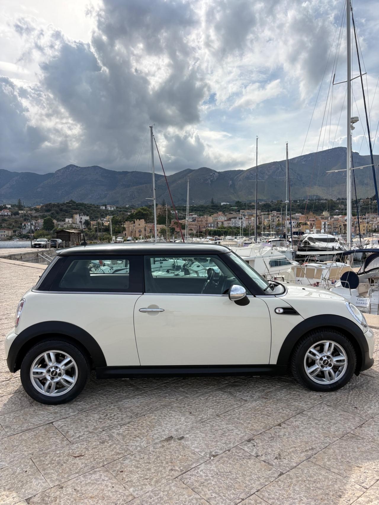Mini 1.6 16V One (55kW)