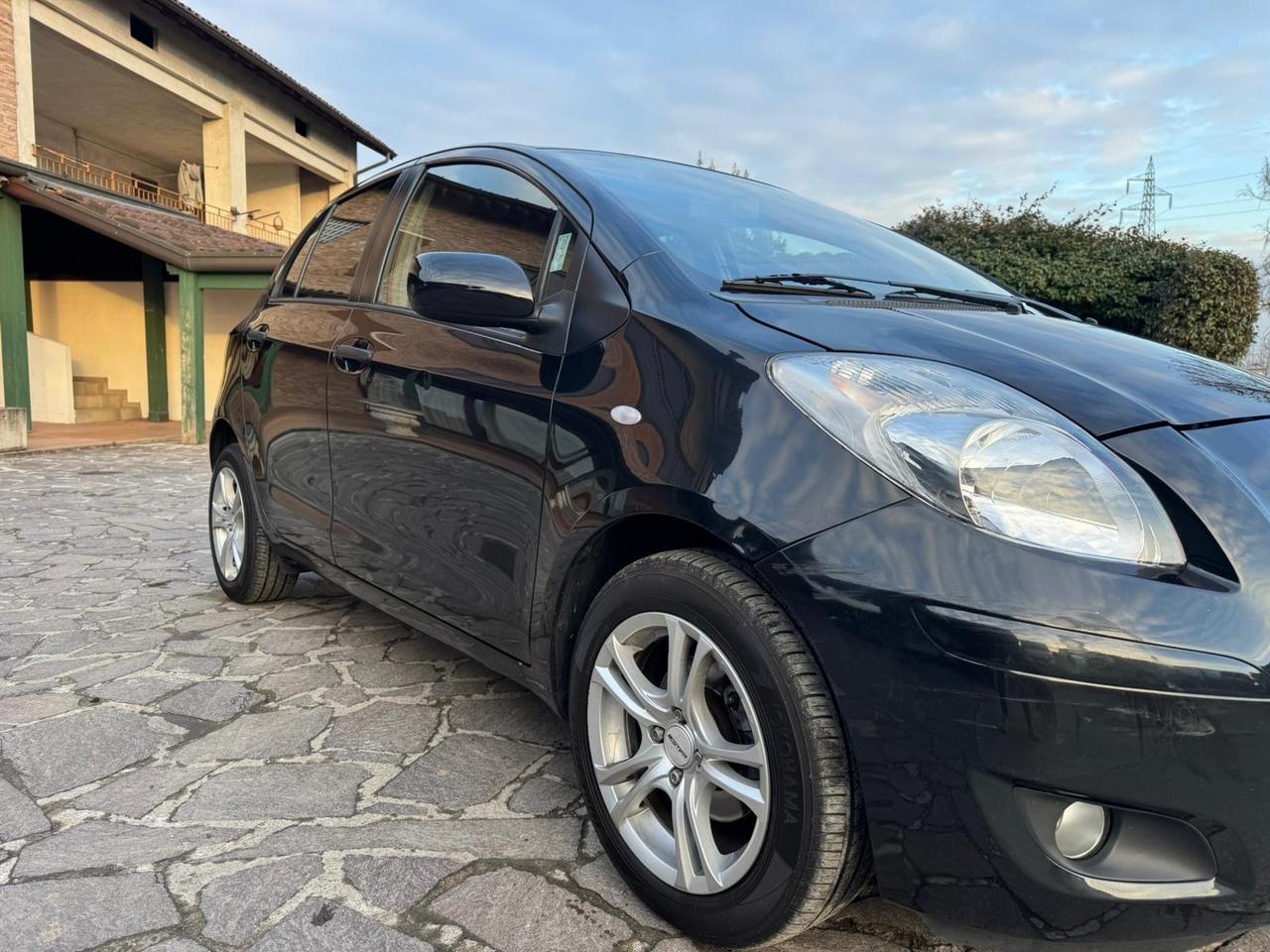 Toyota Yaris 1.4 D-4D DPF 5 porte Sol neopatentati