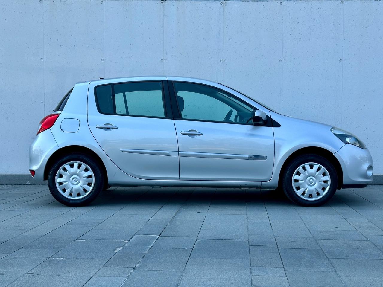 Renault Clio 1.2 16V 5 porte Luxe