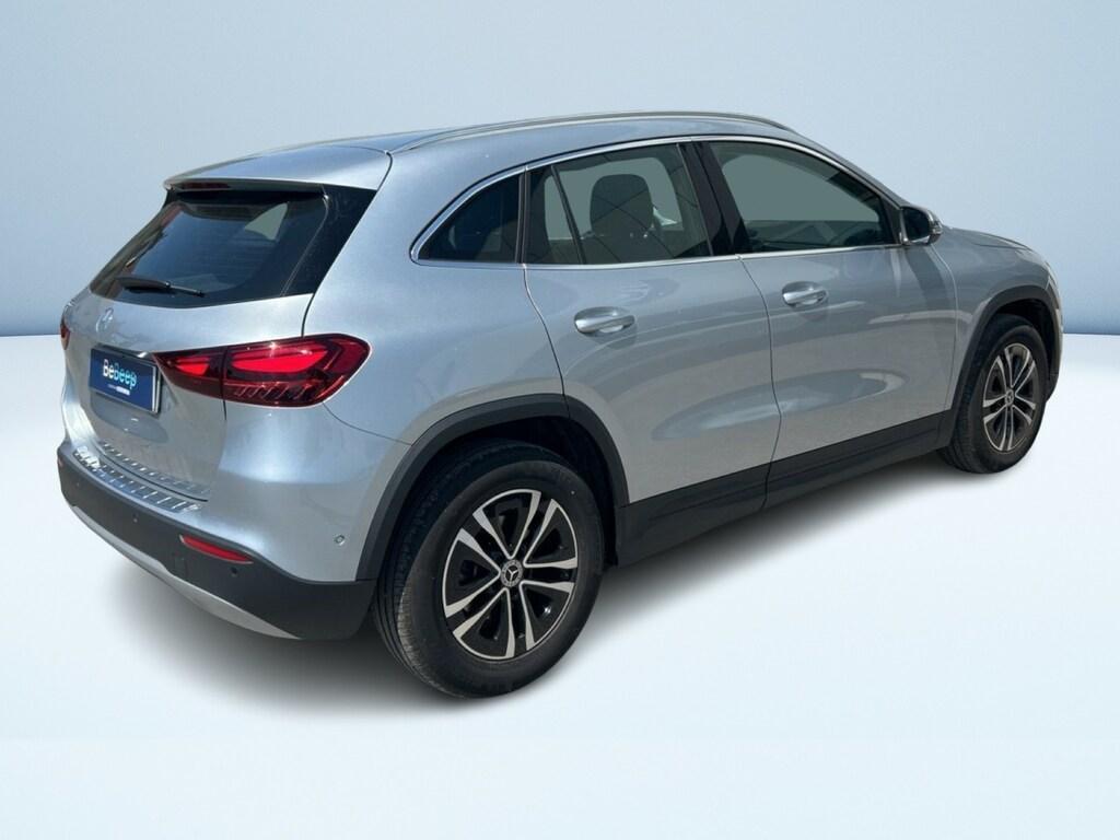 Mercedes GLA 180 180 D Advanced 8G-DCT