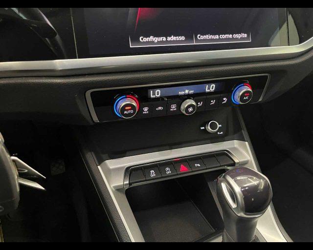 AUDI Q3 35 TDI quattro S tronic Business
