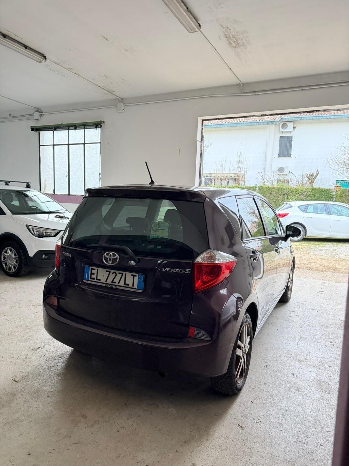 Toyota Verso-S 1.3 MT