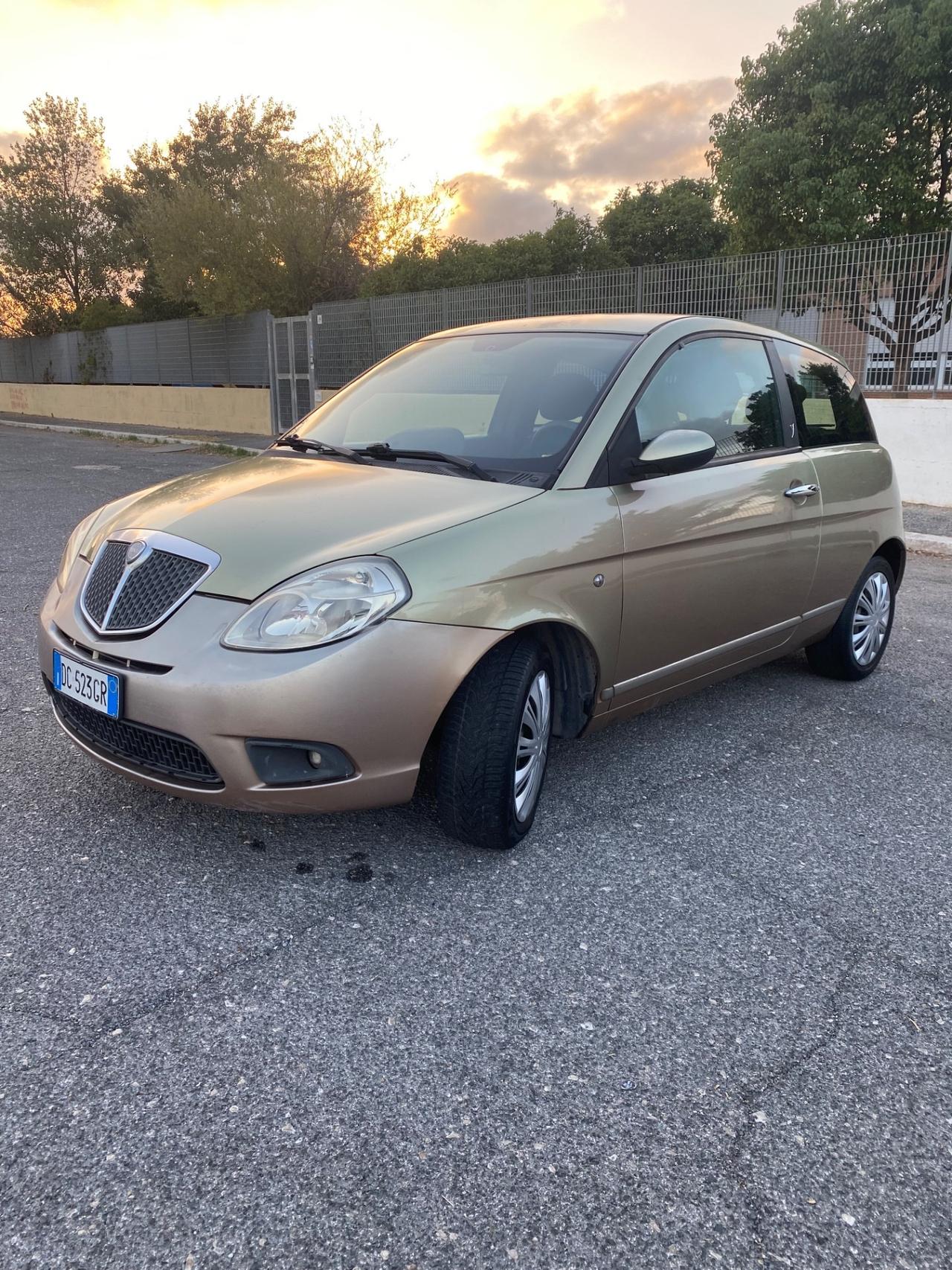 Lancia Ypsilon 1.2 Oro Giallo