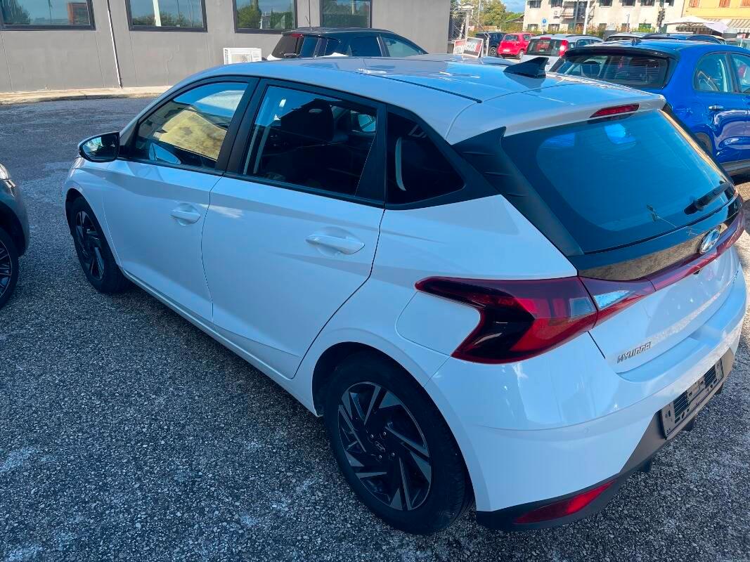 Hyundai i20 1.2 mpi Connectline Retrocamera LED