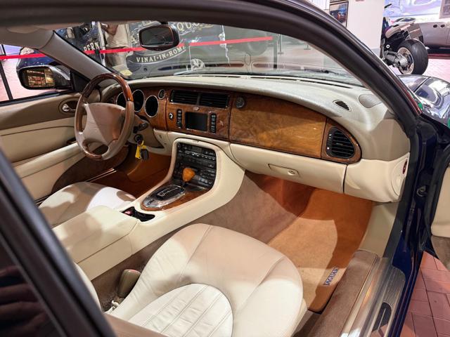 JAGUAR XK8 4.0 Coupé Pelle beige tagliandi