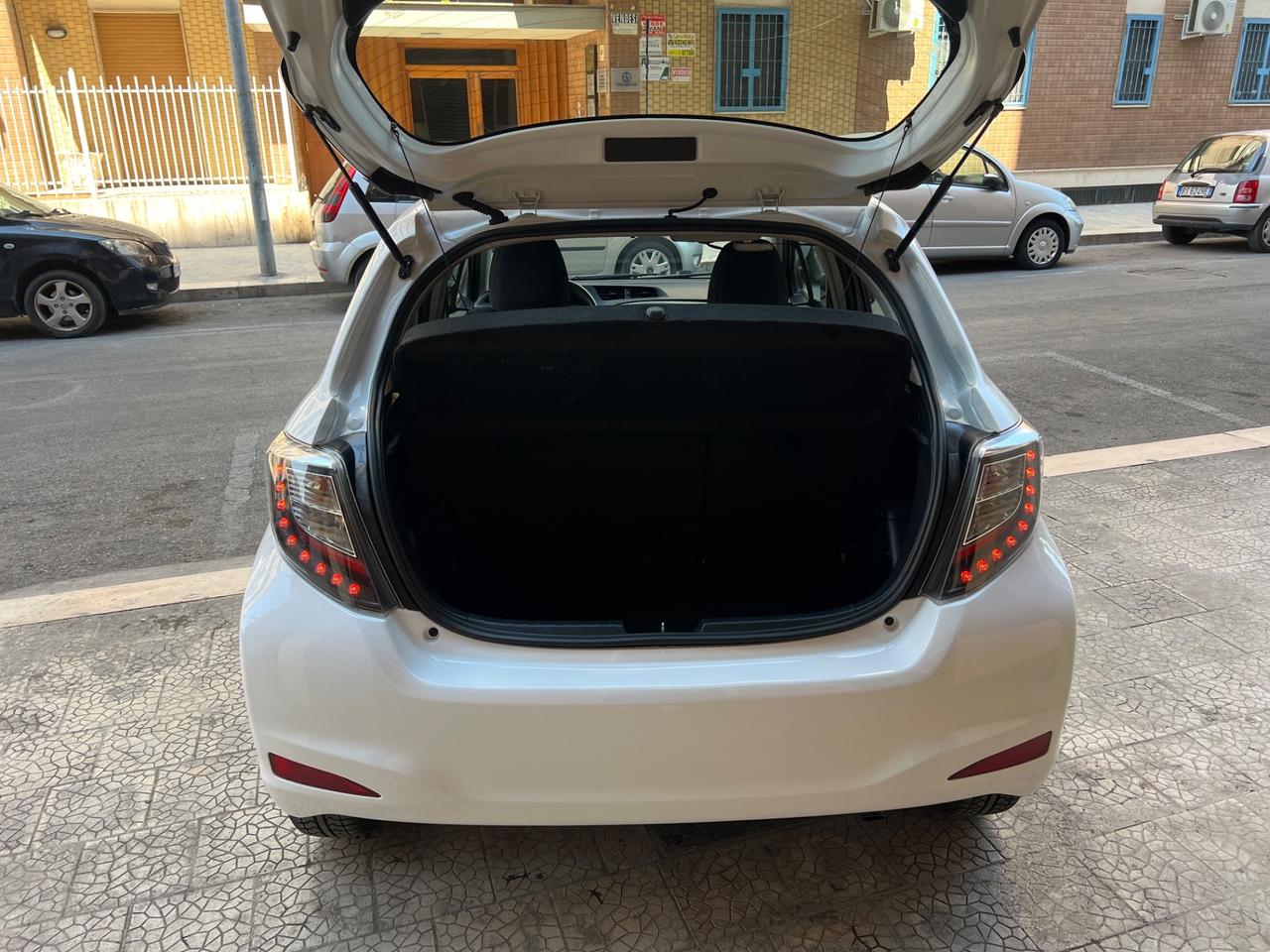 Toyota Yaris 1.4 D-4D 5 porte Lounge