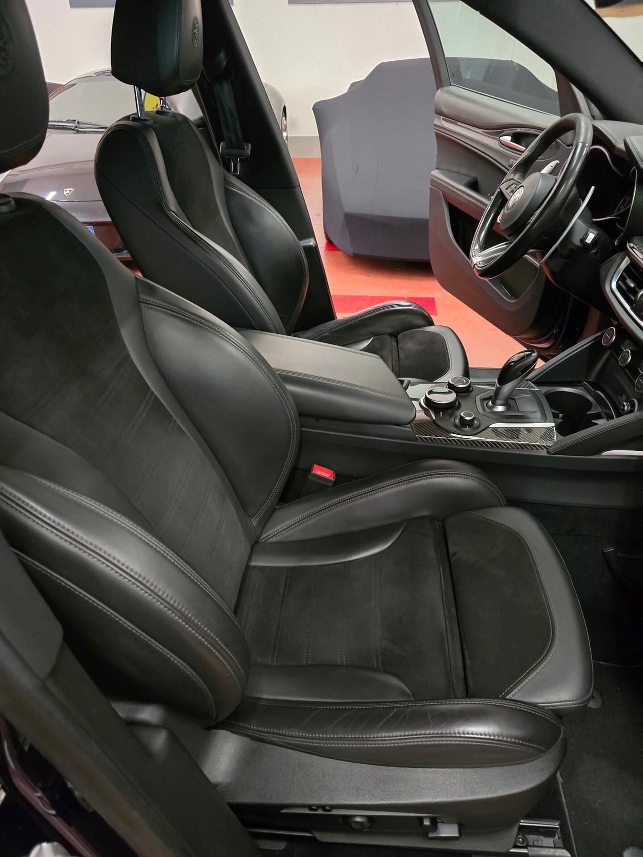 Alfa Romeo Stelvio 2.9 Bi-Turbo V6 510 CV AT8 Quadrifoglio