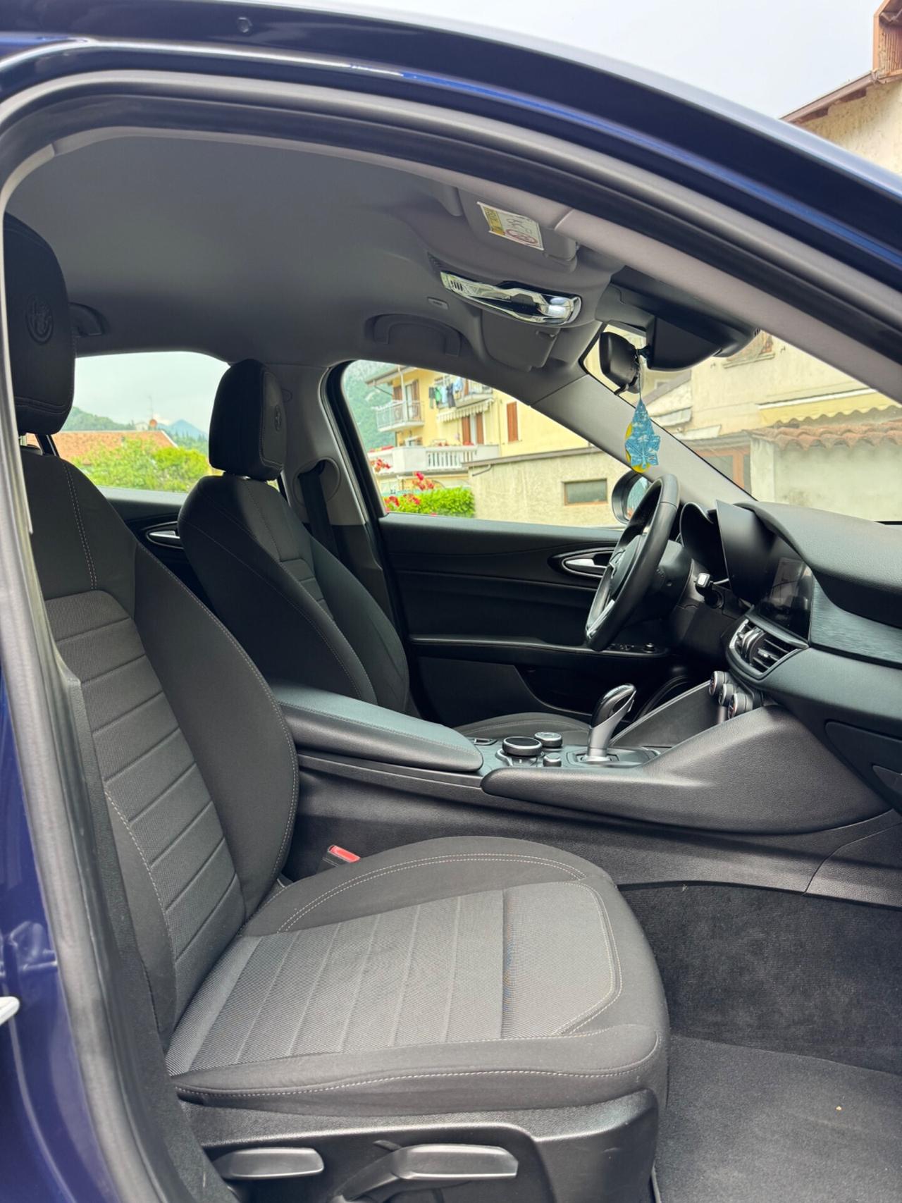 Alfa Romeo Giulia 2.2 Turbodiesel 180 CV Business Sport