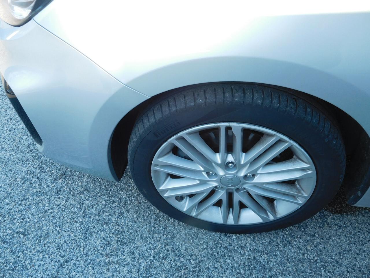 Kia Carens 1.7 CRDi 115 CV Class 7 POSTI