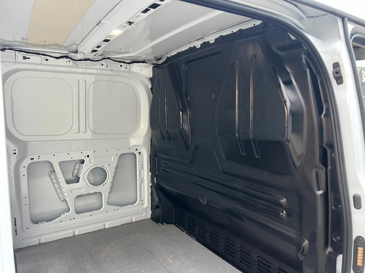 FORD TRANSIT CUSTOM PASSO LUNGO / UNICO PROPRIETARIO