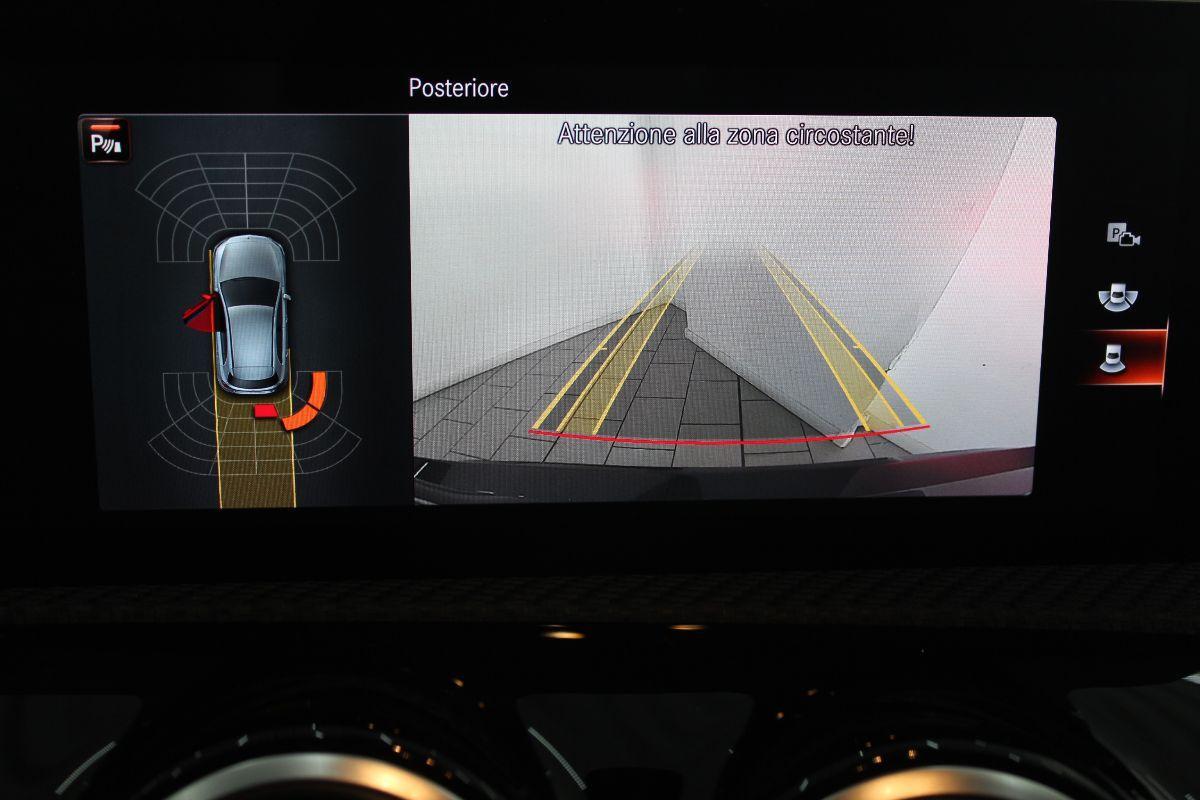 MERCEDES - Classe A - A 180 d Automatic Business Extra ( Schermi 10 pollici + Kit Luci + Cerchi Bruniti )