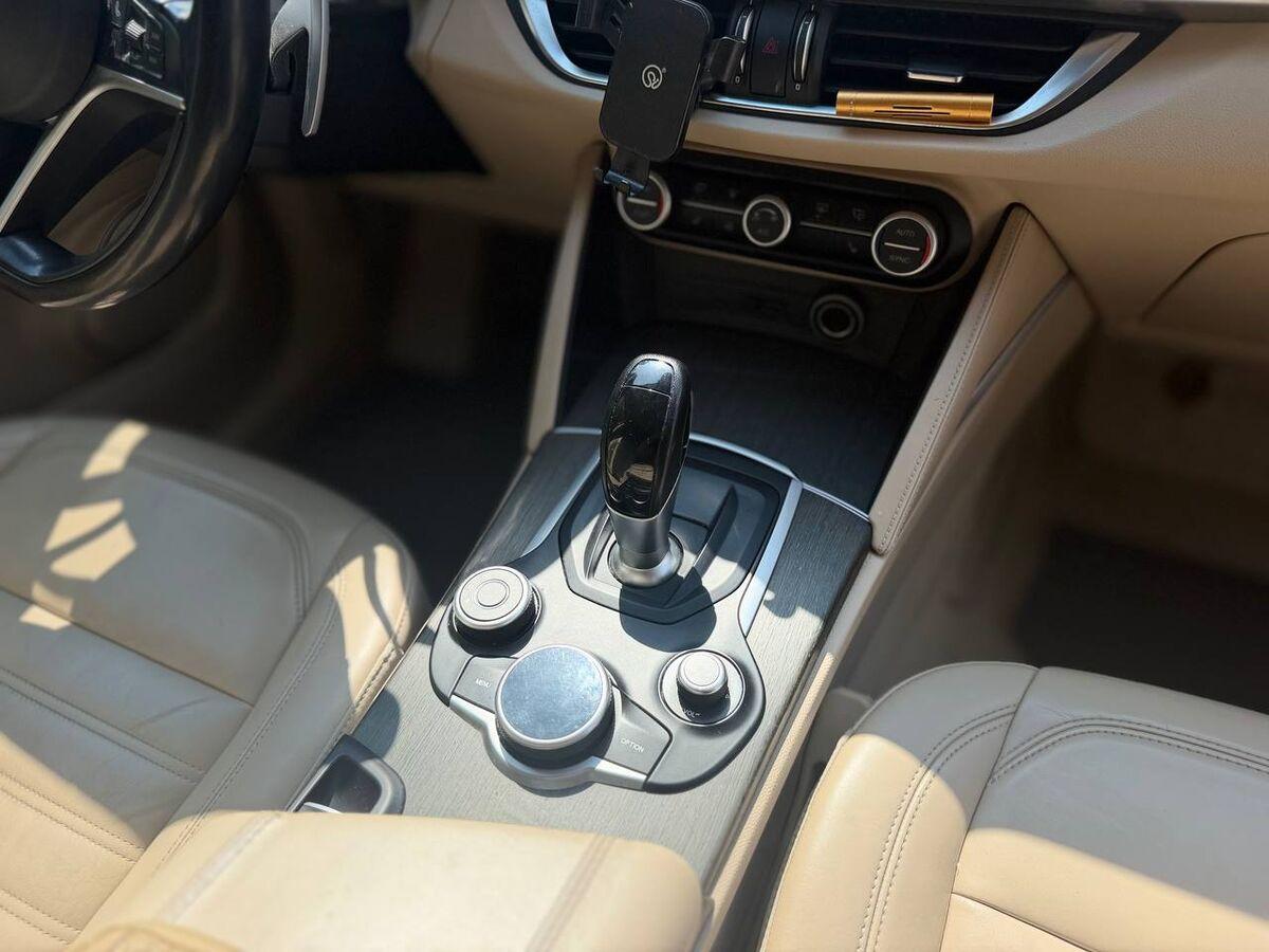 Alfa Romeo Stelvio 2.2 t Business Q4 210cv auto