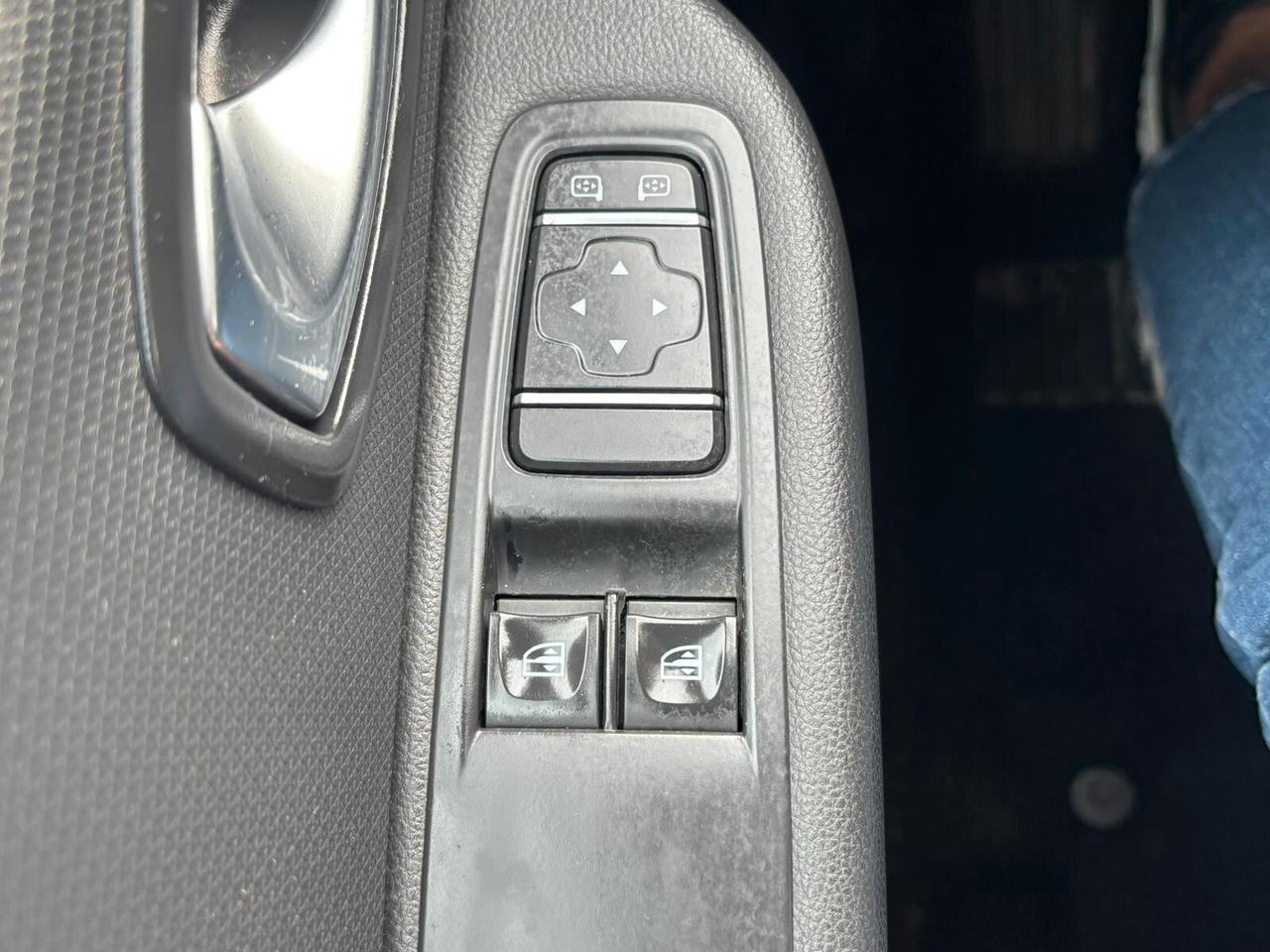 Renault Clio TCe 12V 90 CV 5 porte Moschino