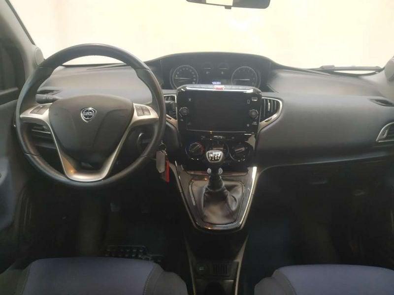 Lancia Ypsilon 1.0 firefly hybrid Gold s&s 70cv