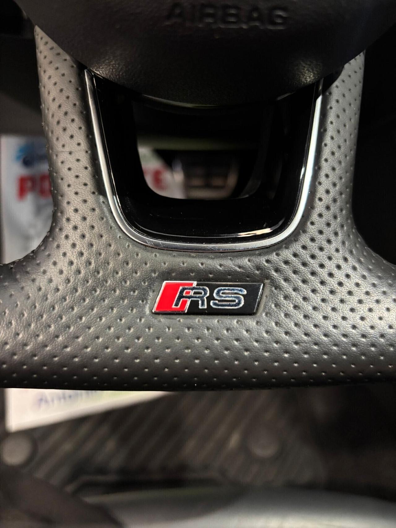 Audi RS3 quattro S tronic