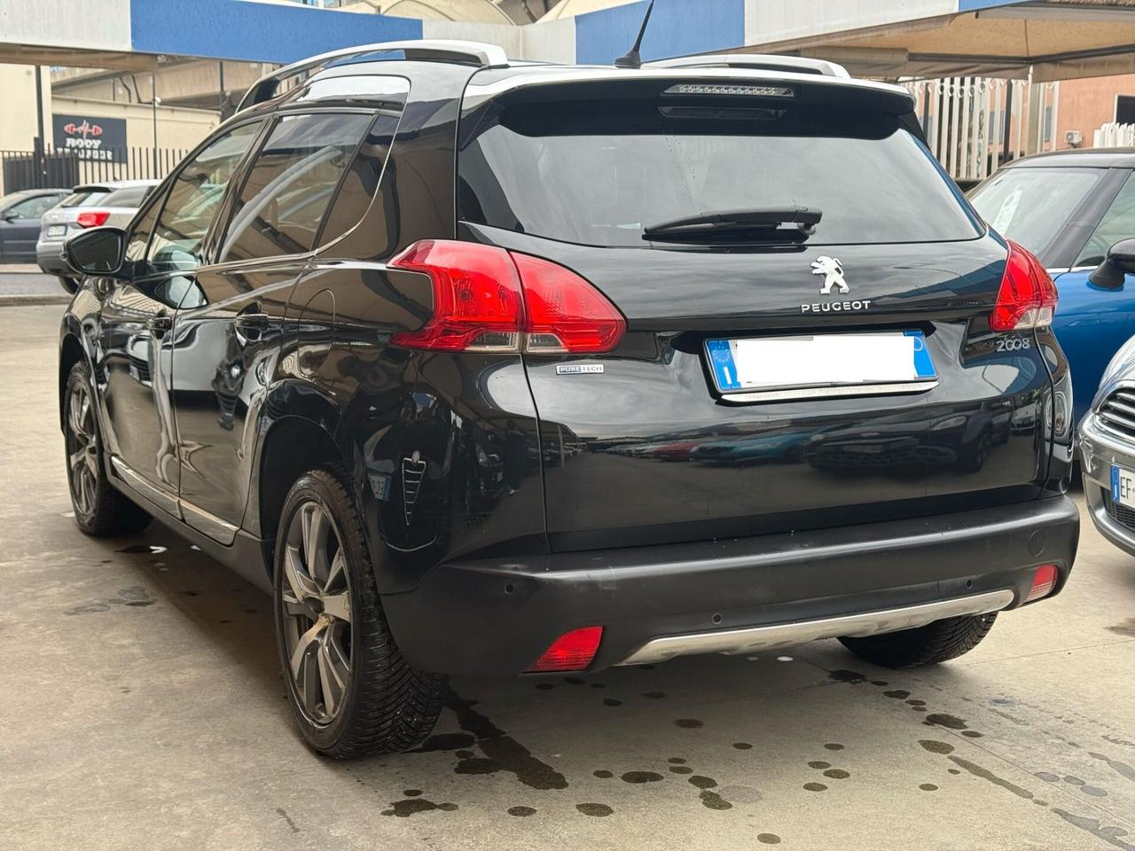 PEUGEOT 2008 1,2 BENZ.