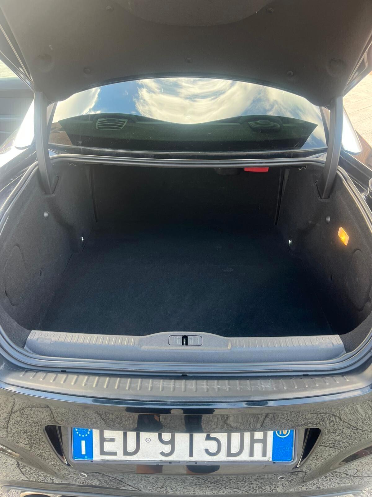 Peugeot RCZ 2.0 HDi 163CV Black Yearling