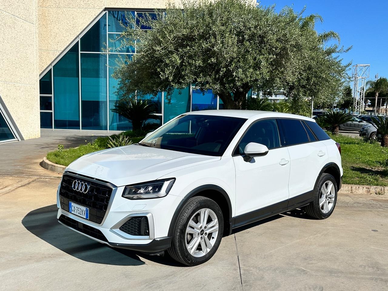 Audi Q2 35 TFSI S tronic Business